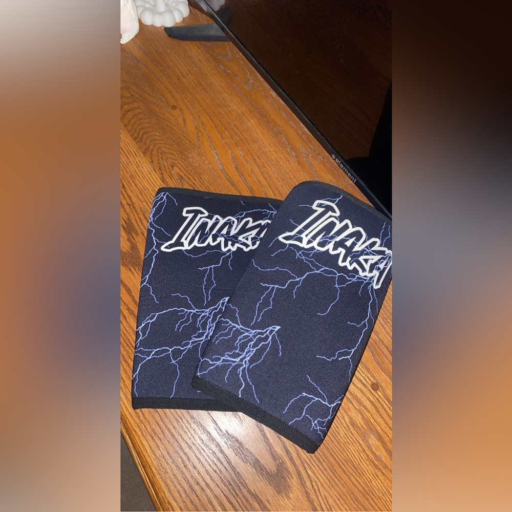 Inaka Power knee sleeves